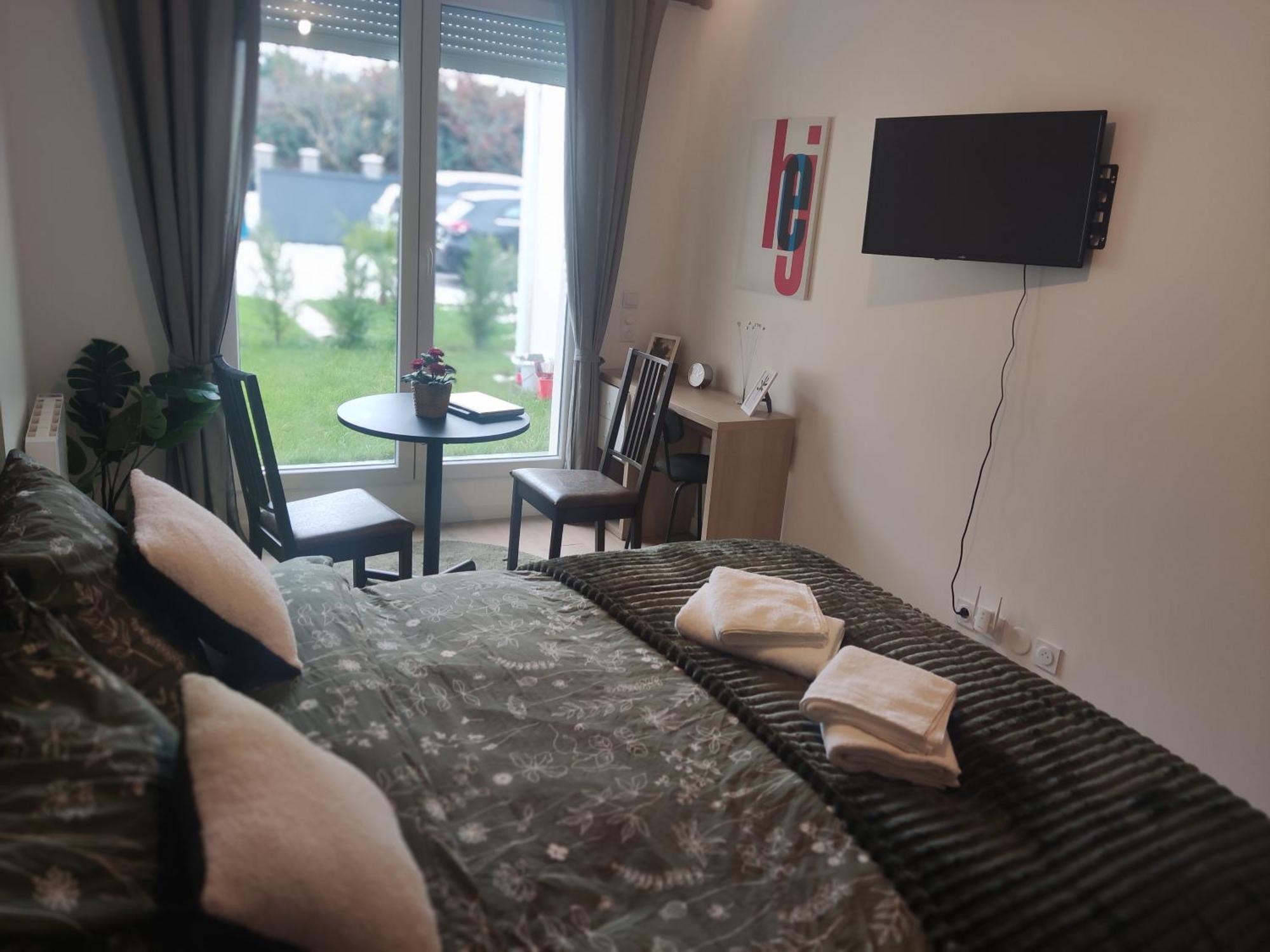 Mir - Chambre 1 Apartment Athis Mons Bagian luar foto