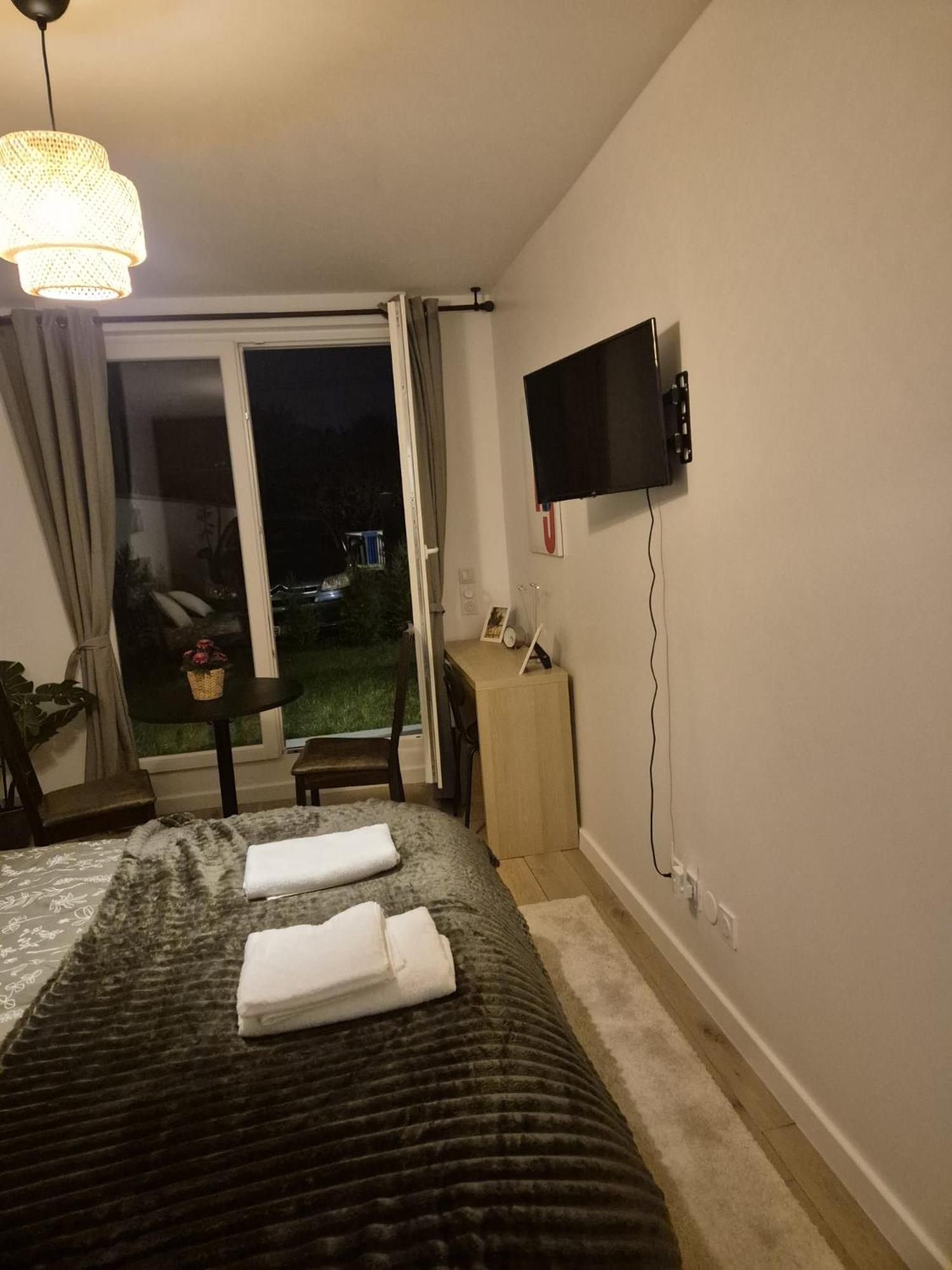 Mir - Chambre 1 Apartment Athis Mons Bagian luar foto